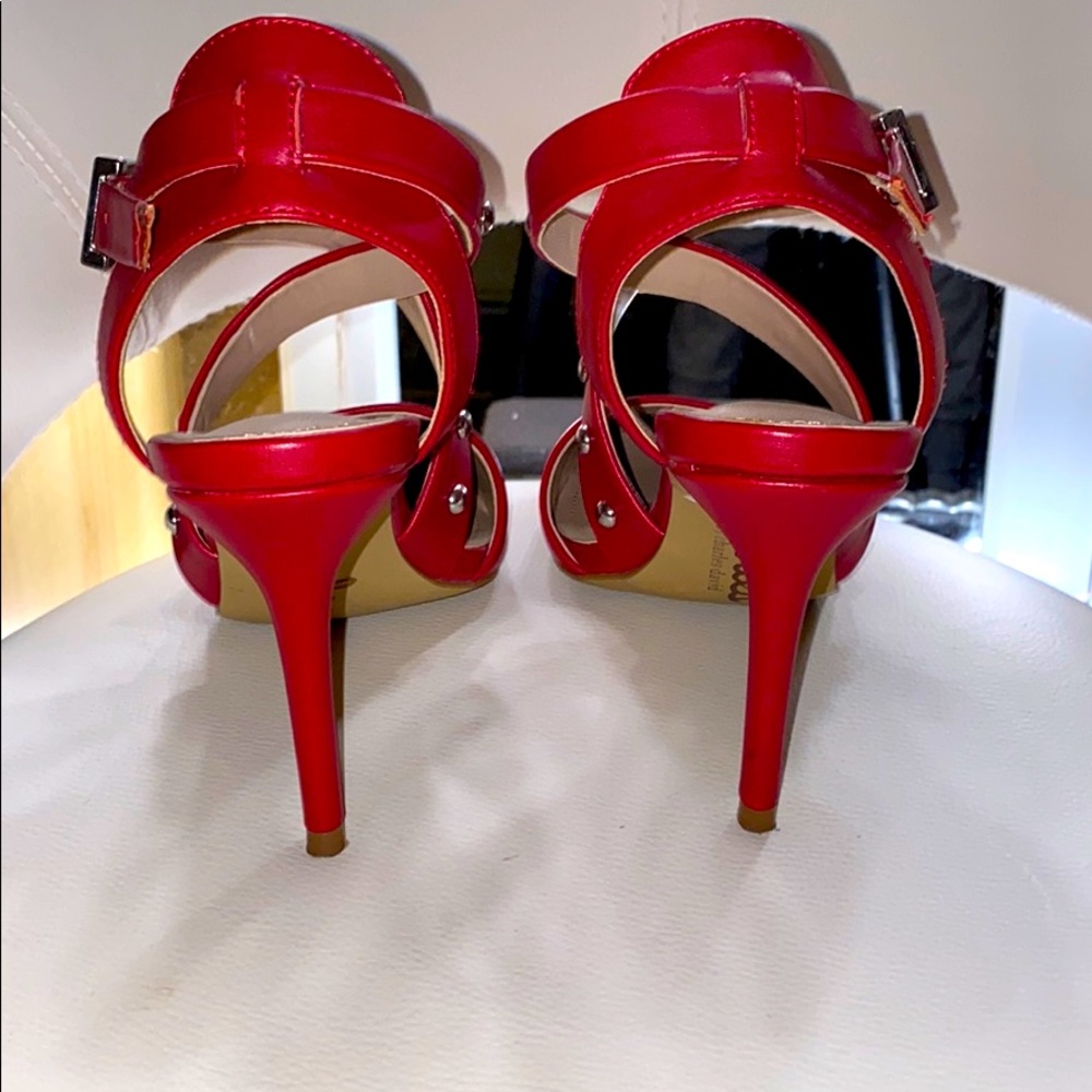 Pumps - Picture 2 of 2